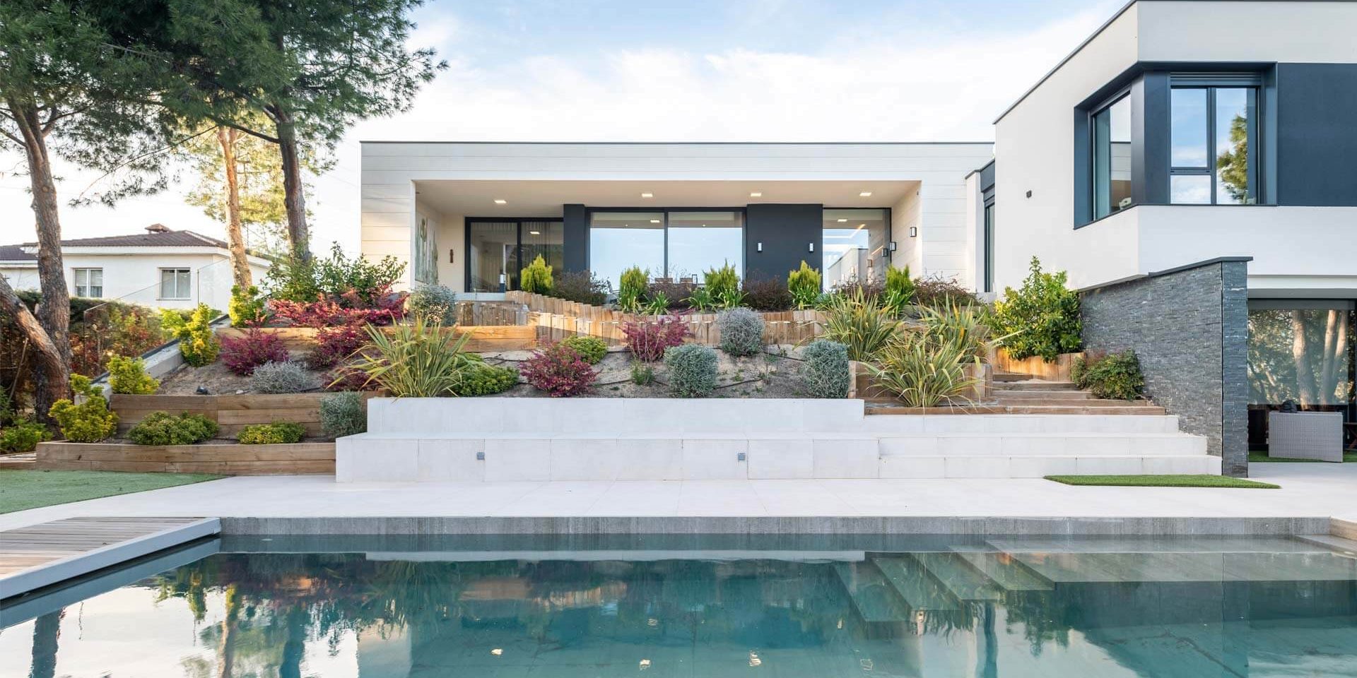 00-ek-magazine-articles-Hage-House