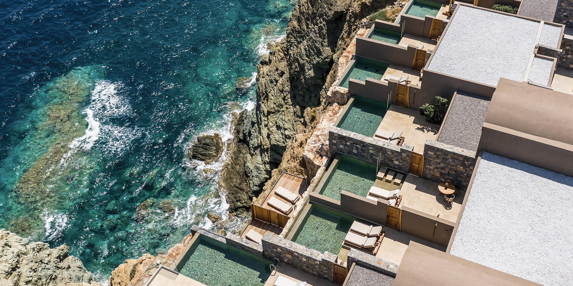 Acro Suites – Orfanakis Bros – ekamagazine Acro Suites - Orfanakis Bros - ekamagazine