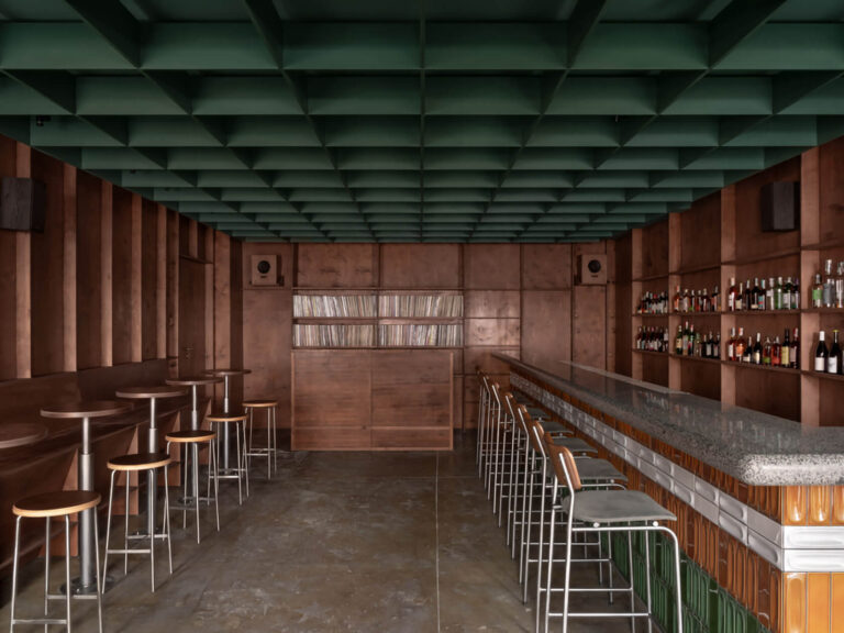 Bursa Bar - Nastia Mirzoyan - ekmagazine