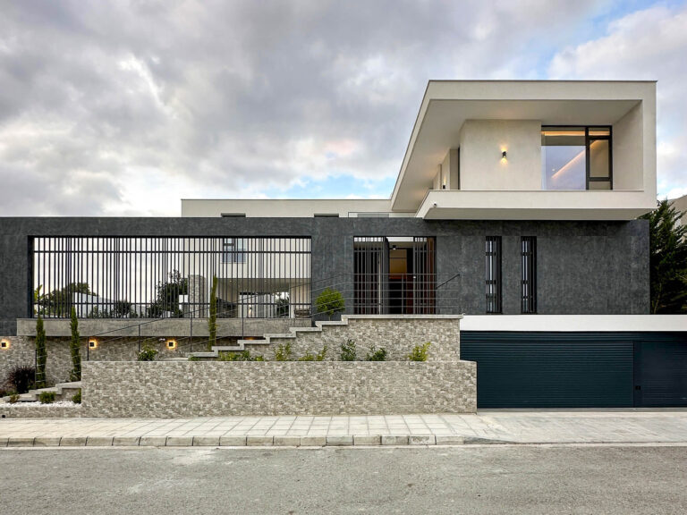 Wall 18 Residence-Iqona Architects-ekmagazine