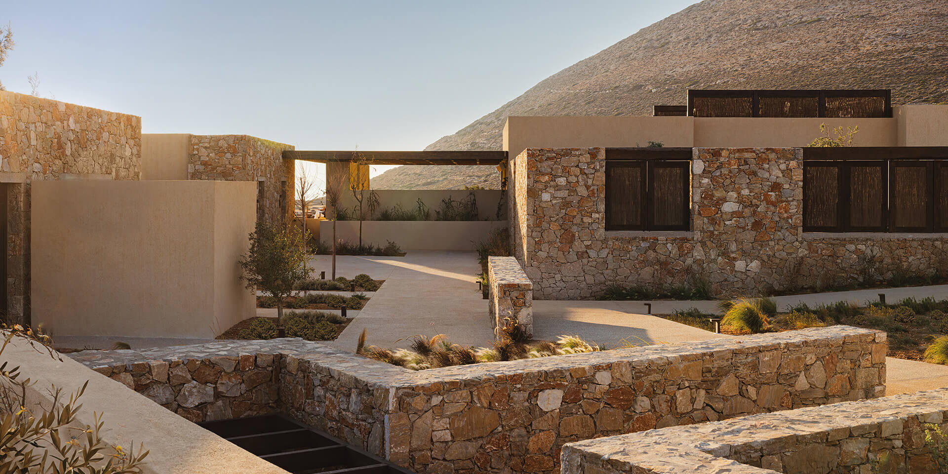 01-Gundari Resort-Block 722-ekmagazine Gundari Resort-Block 722-ekmagazine