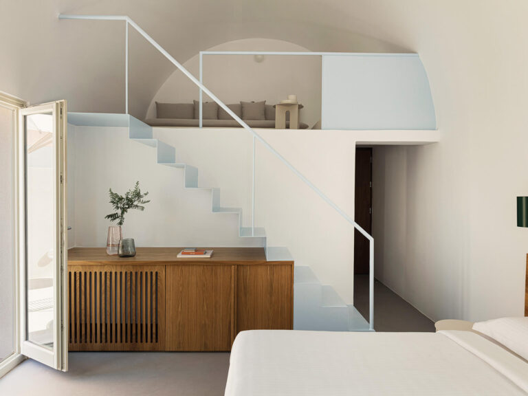 Hotel in Santorini-Kapsimalis Architects-ekmagazine