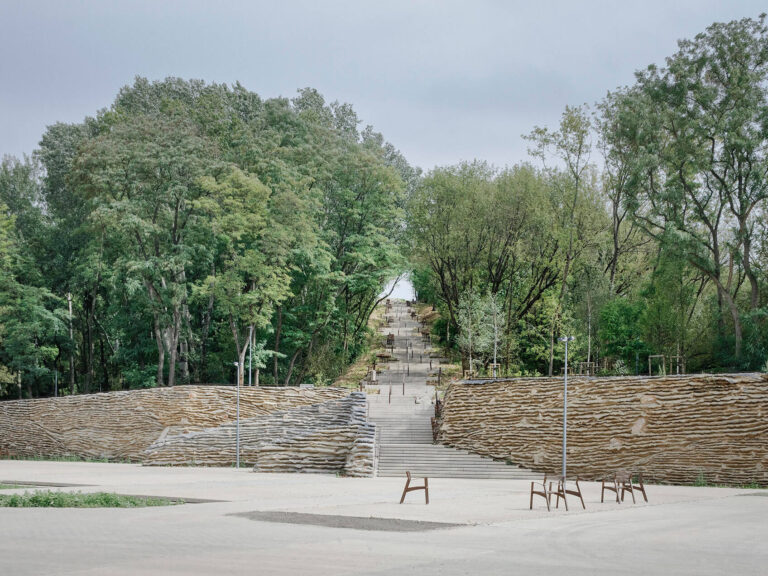 Park at the Warsaw Uprising Mound-topoScape, Archigrest-ekmagazine