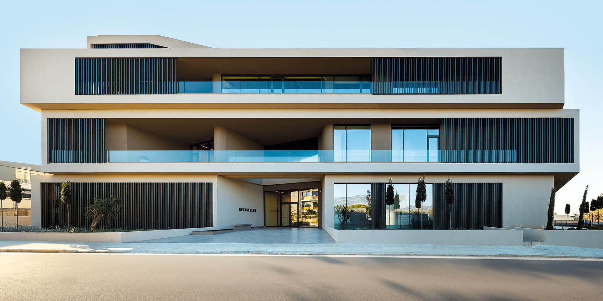 Bestseller - Tsolakis Architects -ekmagazine