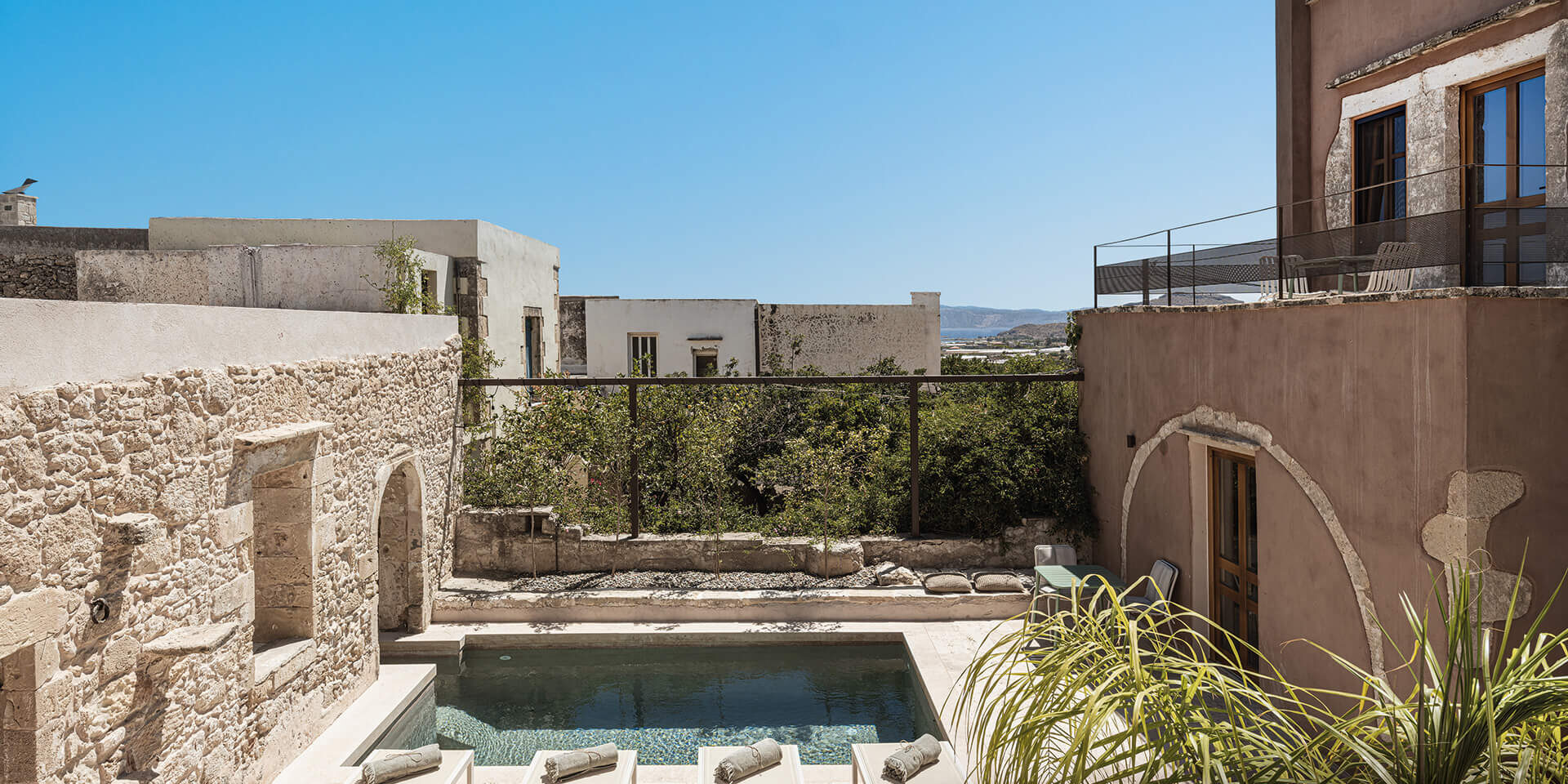 Corte Interna - Evi Kotsou - ekmagazine