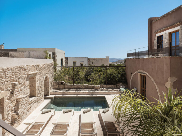 Corte Interna - Evi Kotsou - ekmagazine