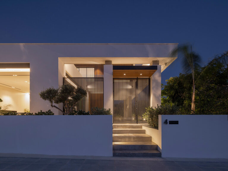 Residence in Konia - Antoniou Panayiotis Architects - ekmagazine