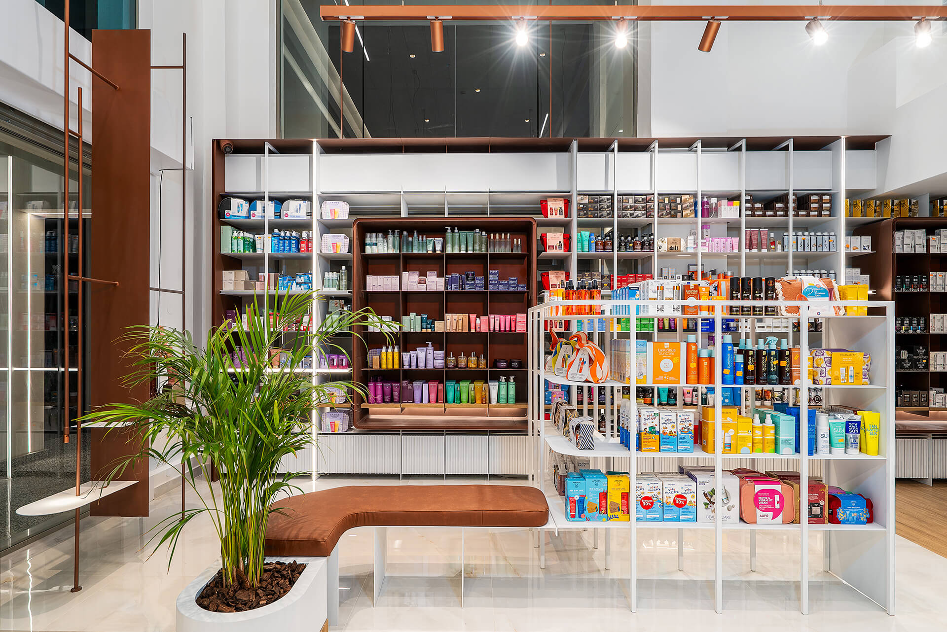 Manos Apostolakis Pharmacy-Giakoumakis Engineering-ekmagazine