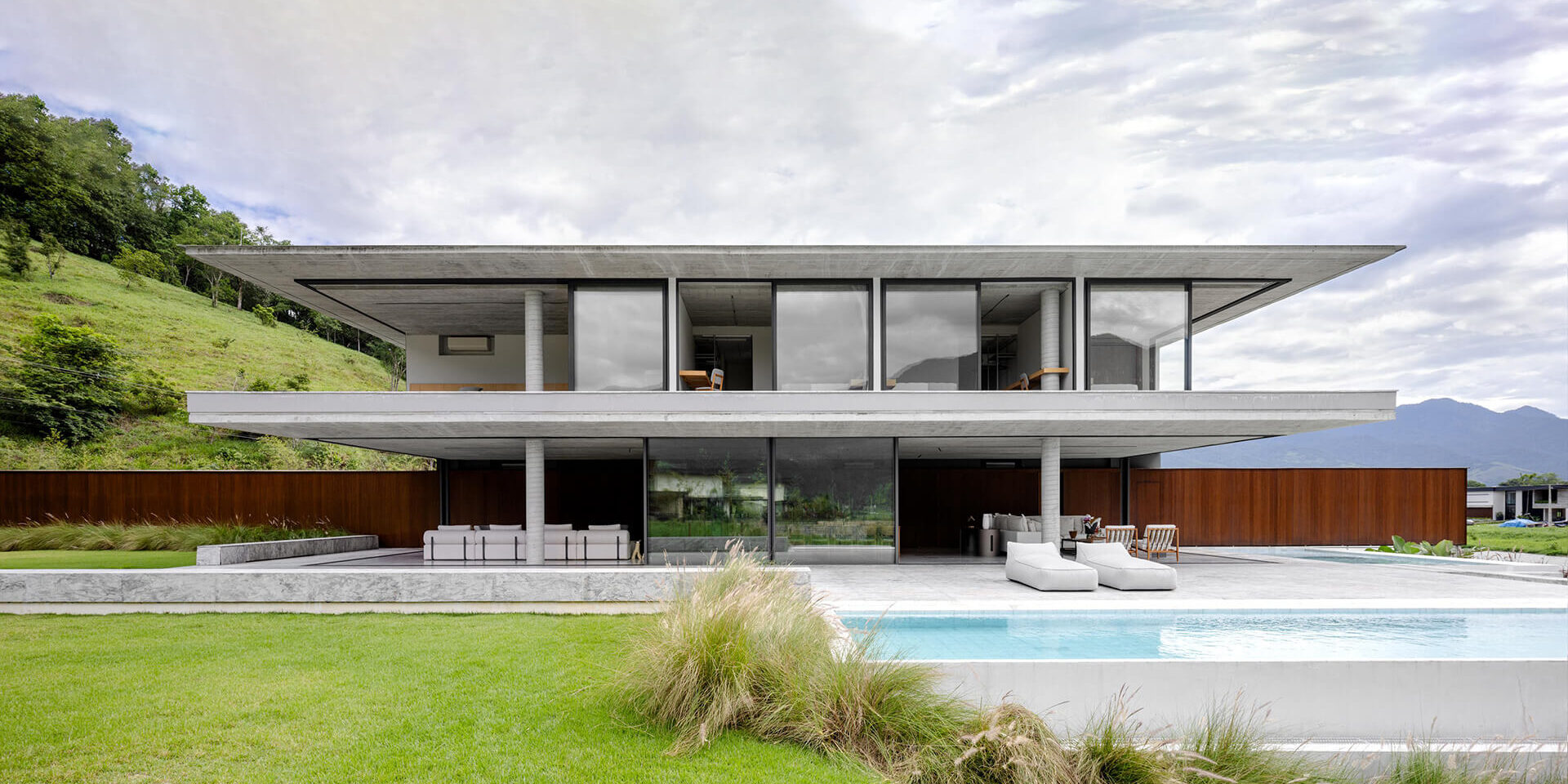 Wall House - Gabriela Casagrande Arquitetura - ekmagazine