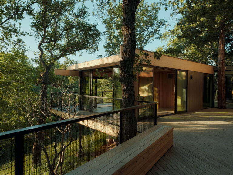 Pavilion in the Oaks - Mork-Ulnes Architects - ekmagazine