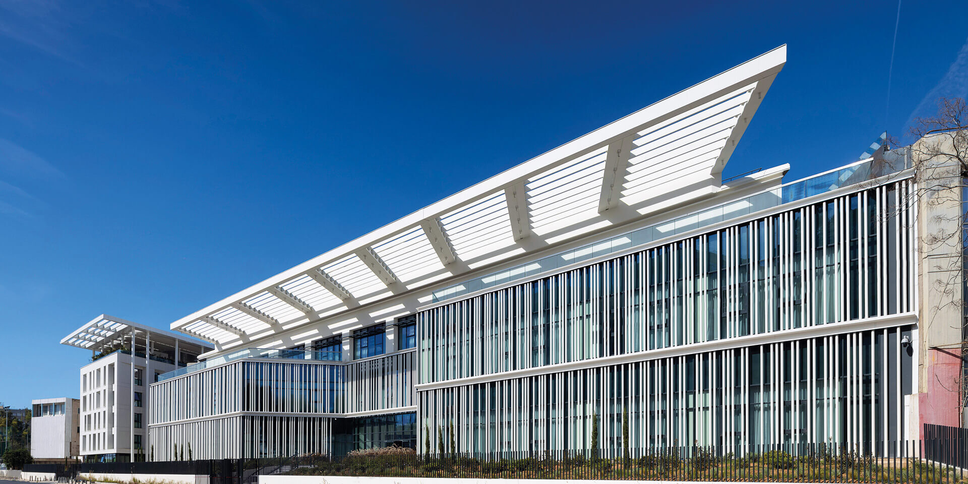 00-cover P.180-186 Office Complex-A&S Architects-ekmagazine