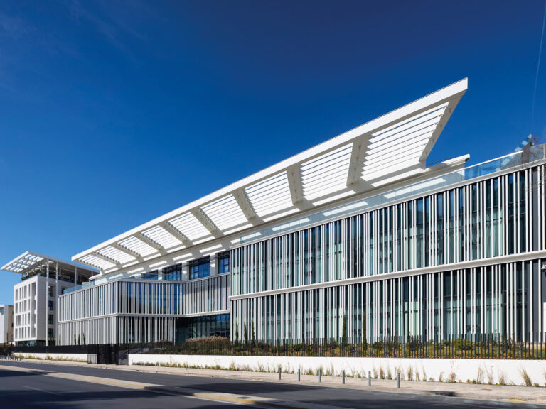 P.180-186 Office Complex-A&S Architects-ekmagazine