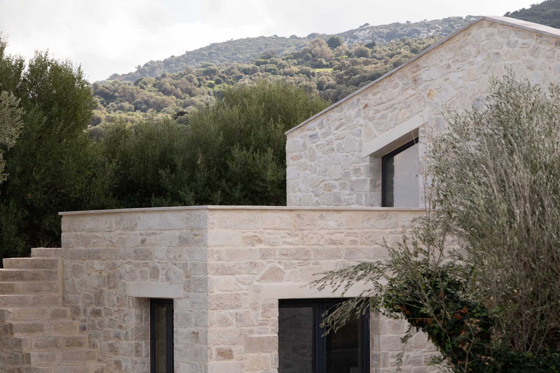 Lithos - PT.a | Polychronakis Troullinos Architects - ekmagazine