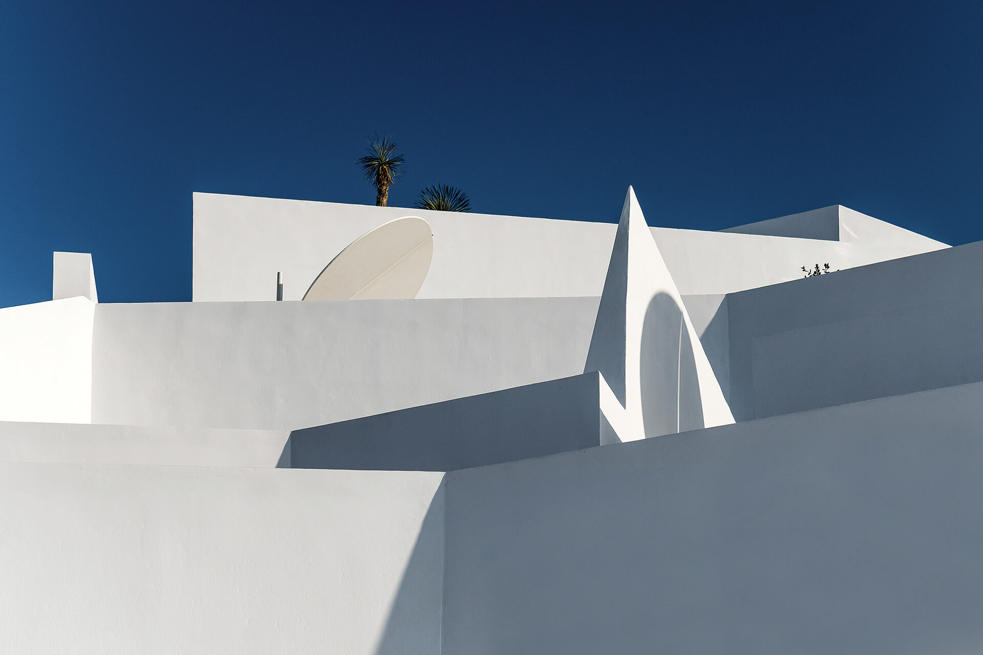 -Saint Hotel in Santorini-Kapsimalis Architects-ekmagazine