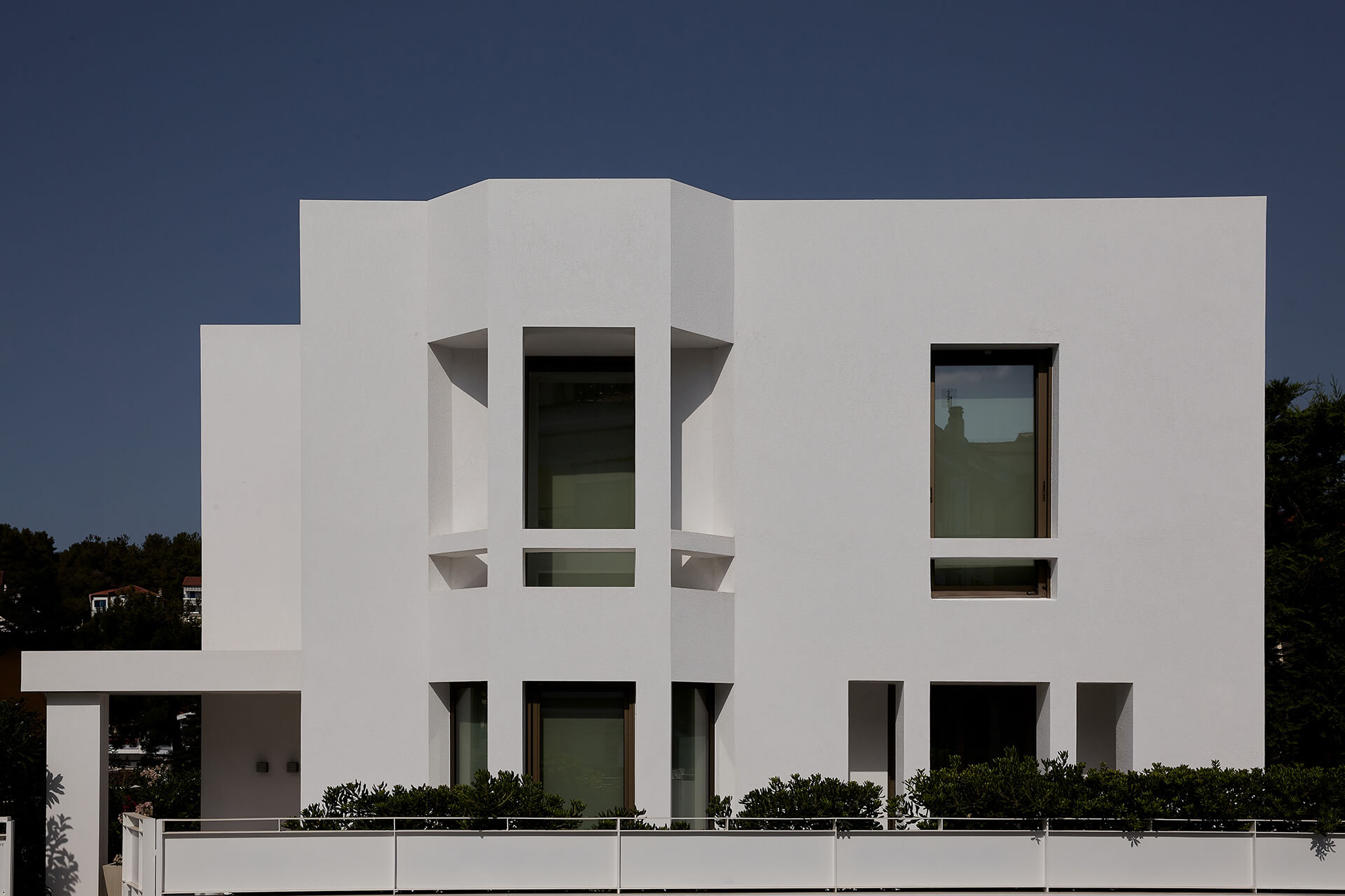 -Dermatology Clinic in Thessaloniki -Studio Kisko - ekmagazine