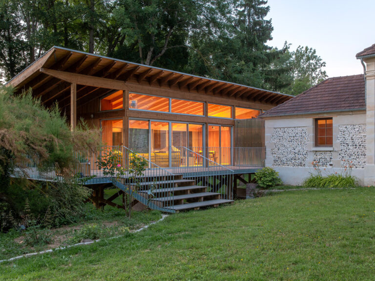 -Pouilly | Suspended -House in the Vexin-Atelier Victoria Migliore-ekmagazine