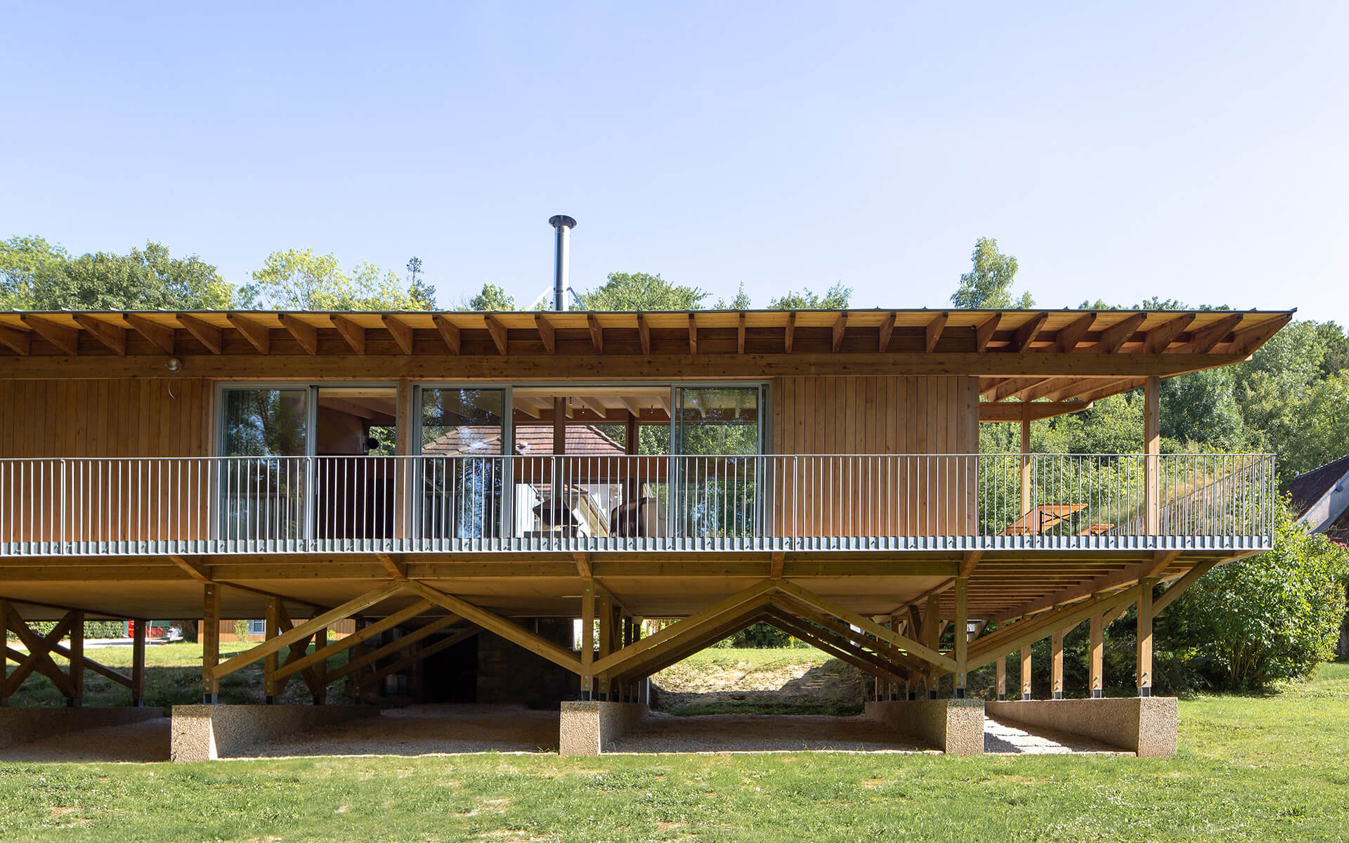 -Pouilly | Suspended -House in the Vexin-Atelier Victoria Migliore-ekmagazine