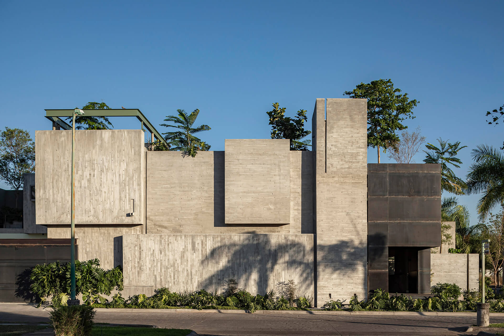 -Architecture Studio in Colima - Di Frenna Arquitectos - ekmagazine