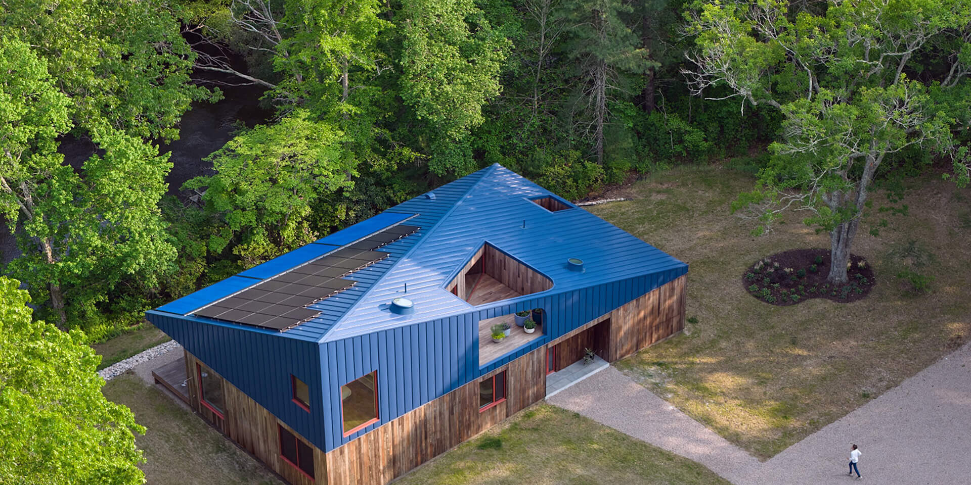 Riverhouse - 