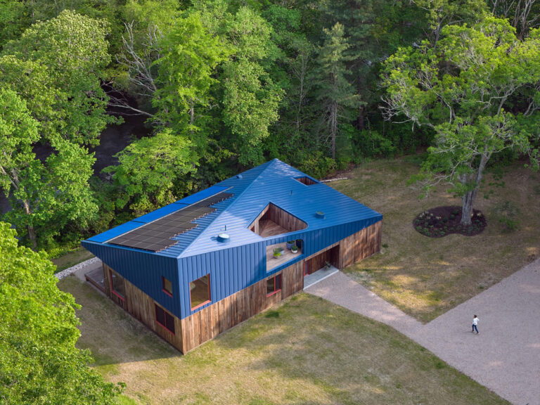 Riverhouse - 