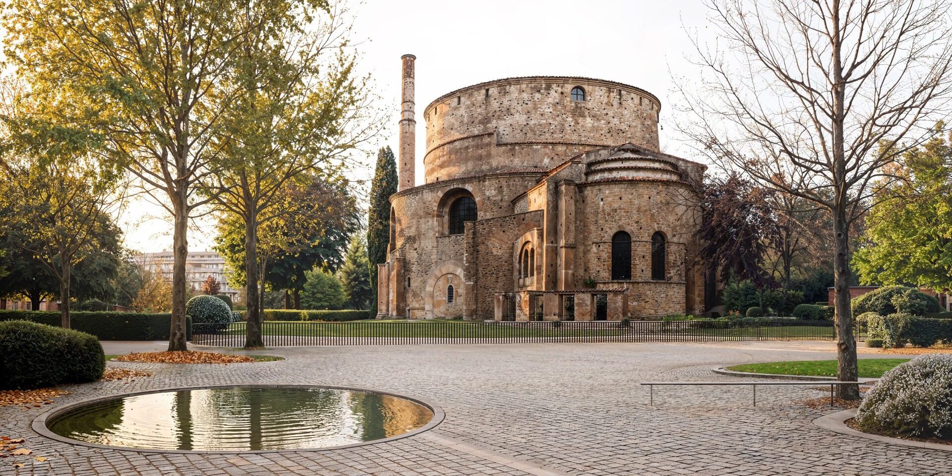 Rotunda of Thessaloniki with reflecting pool in the Armosi masterplan proposal